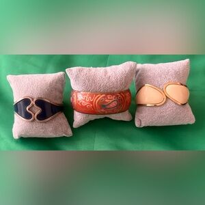 Elegant Gold and Black Women's Bracelet Set